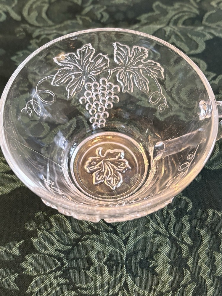 ANCHOR HOCKING 16 Piece Glass Snack Set GRAPE PATTERN Two Full Sets.