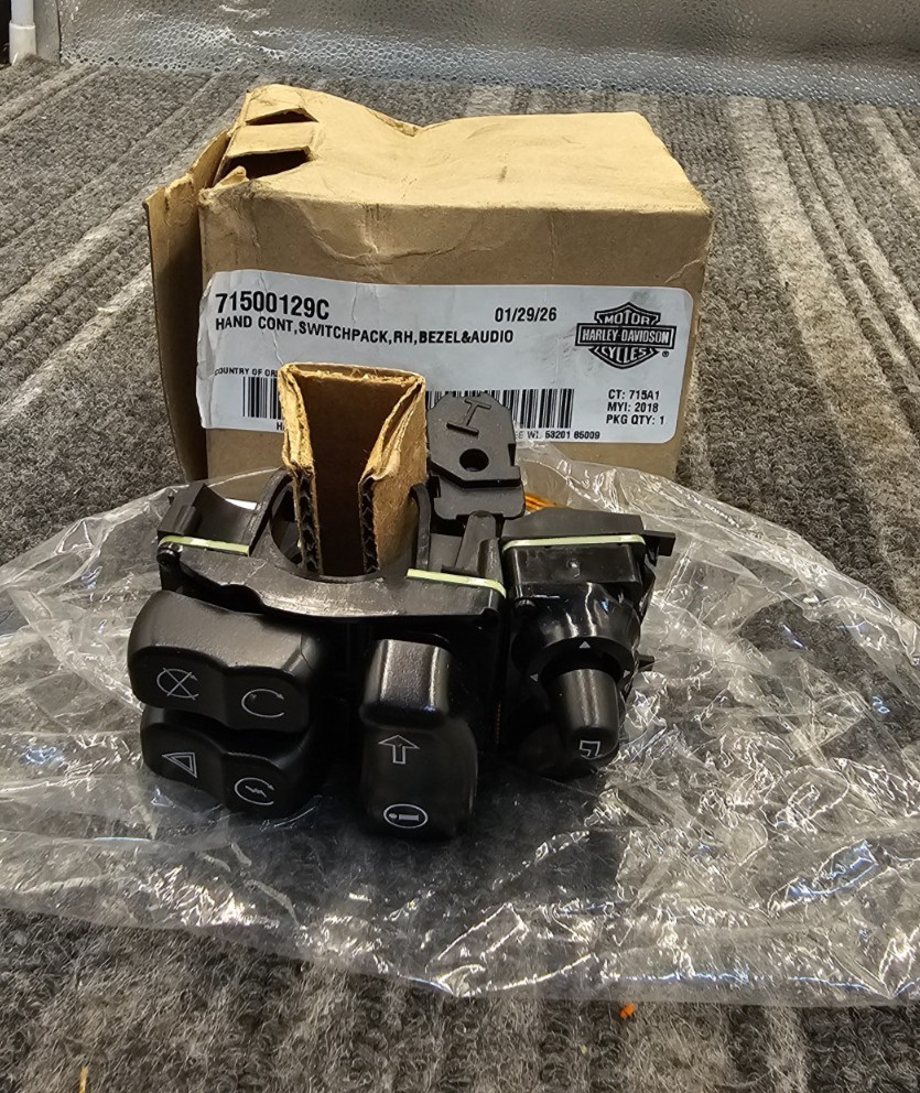 Harley Davidson 71500129C: Right Hand Switch Pack Control For 2014-2023 Touring