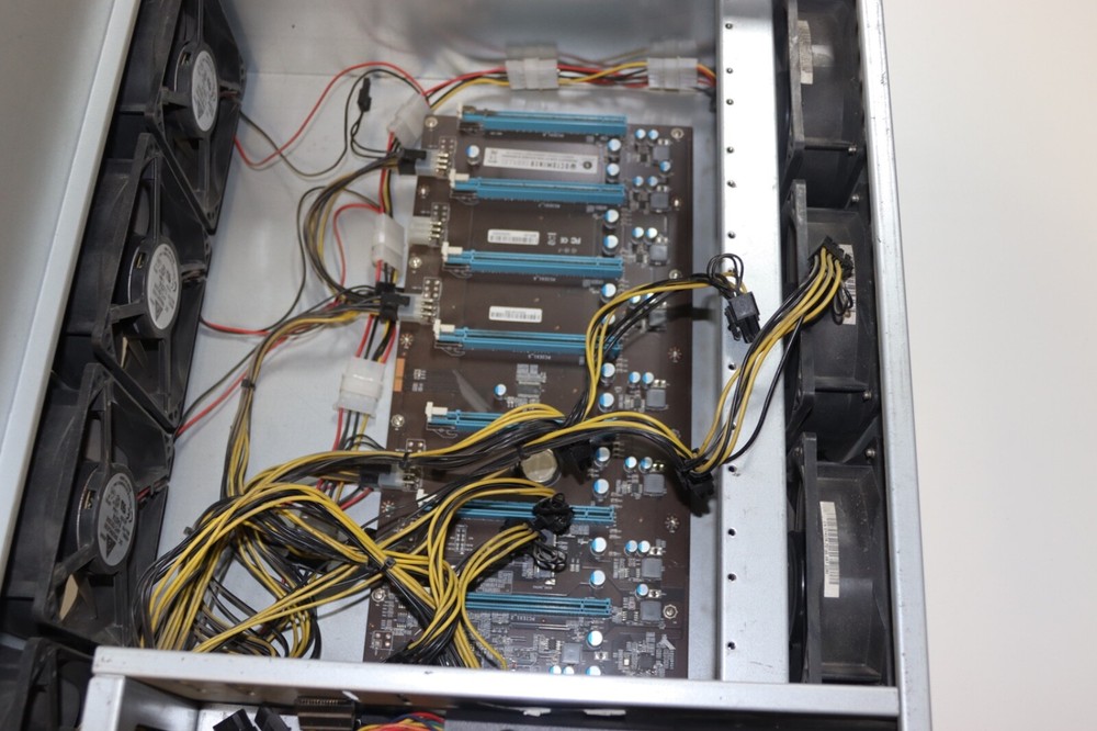 OCTOMINER PC B8 PLUS MAINFRAME CRYPTO MINING