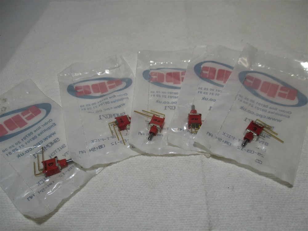 Multicomp (2AS4T2A1M7RE) Washable Panel Mount SPDT (On)-Off-(On) Toggle Switch