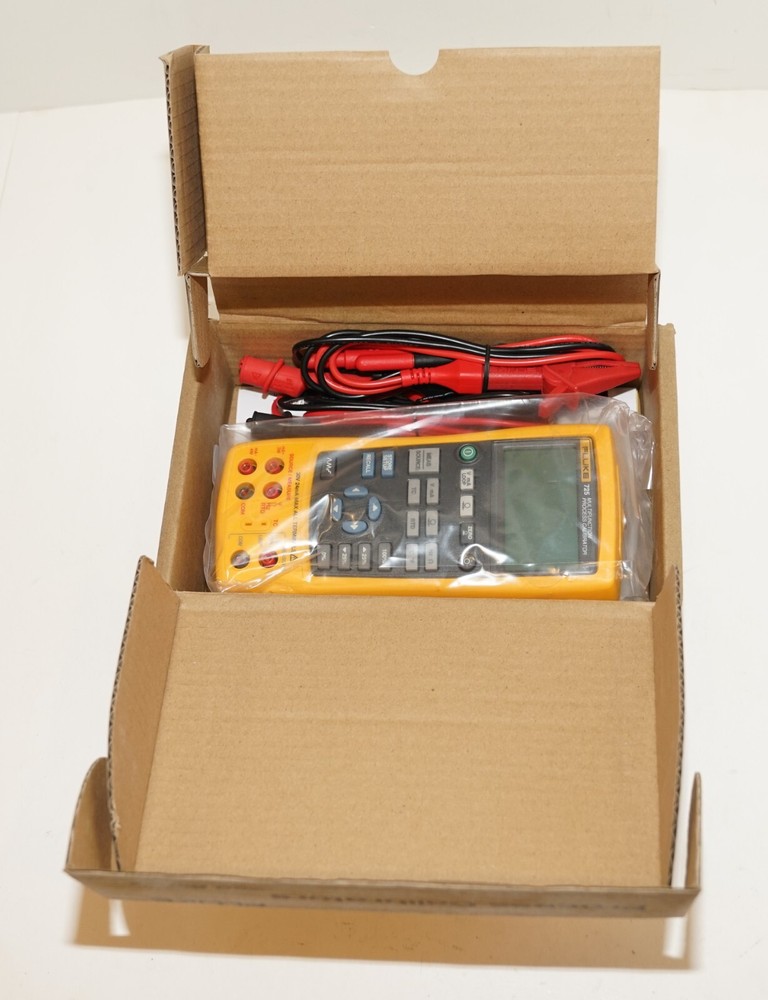 FLUKE 725 MULTIFUNCTION PROCESS LOOP MA VOLT MV CALIBRATOR NEW 19