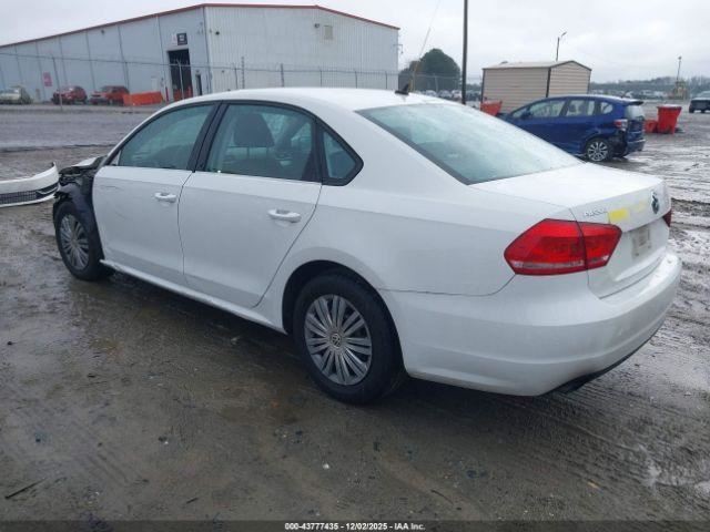PASSAT 2015 Glove Box 4936879