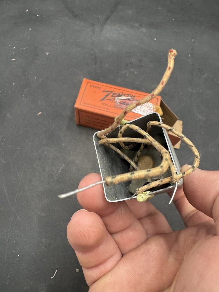 NOS Zenith Part #95-590 Vertical Output Transformer