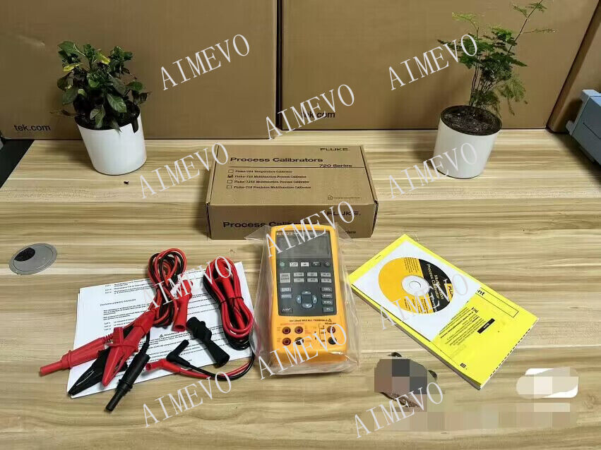 Fluke 725 Multifunction Process Calibrator new