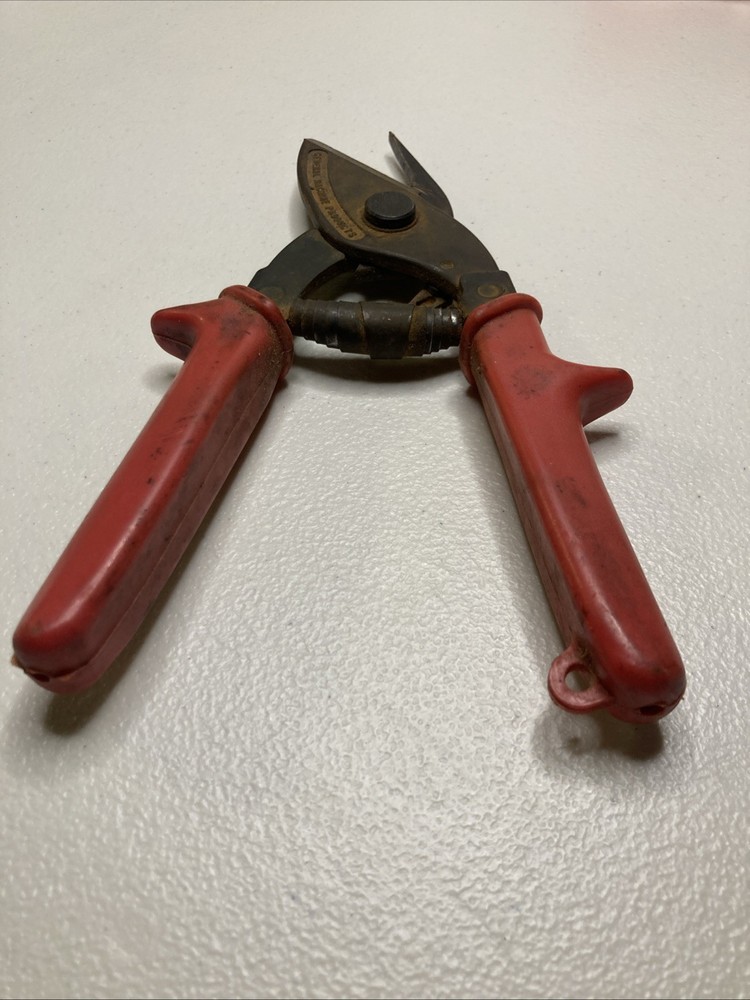 General Machine Products Tabbing Shears