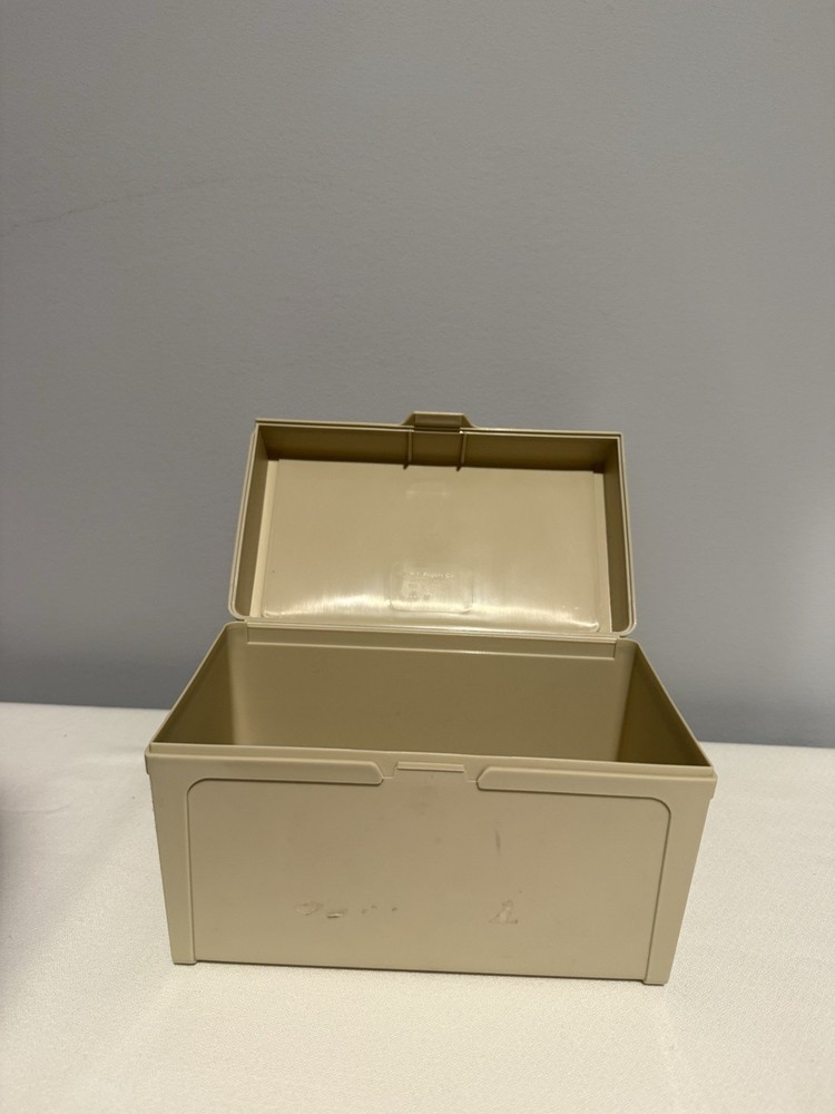 Snap Container