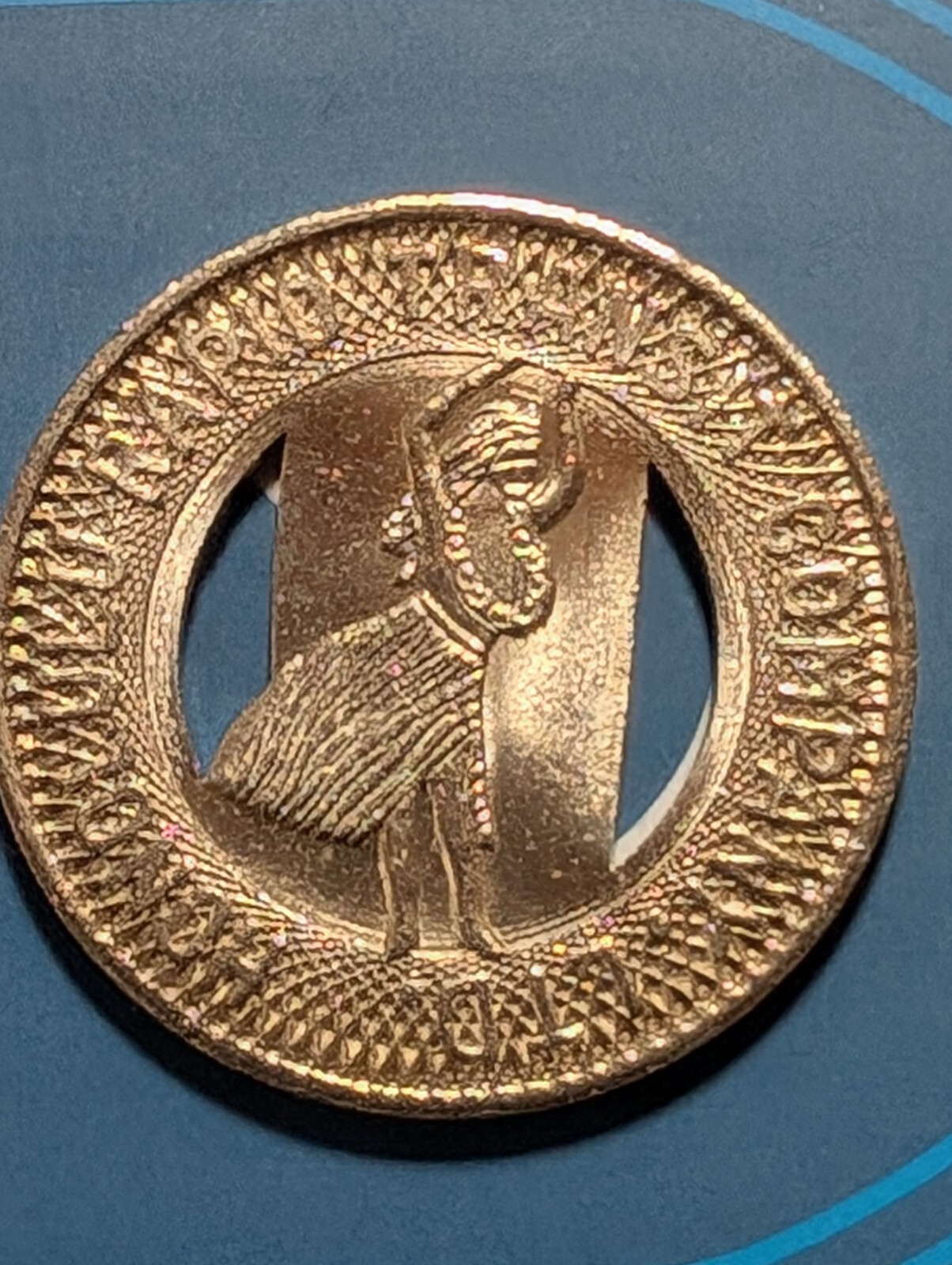 1951 HONOLULU HAWAII VINTAGE TOKEN HULA GIRL BU golf marker   