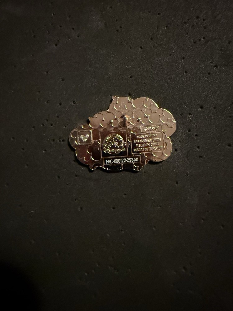 Disney Tinker Bell Fantasy Flight Pin