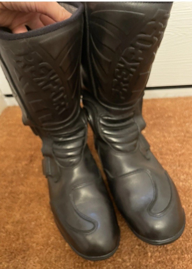 MOTORCYCLE BOOTS Precport size 8 Uk