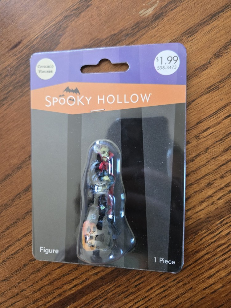 Spooky Hollow Dracula Figure