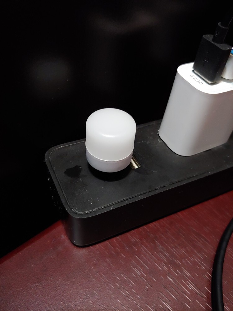 USB Small Night Light Color: Blue