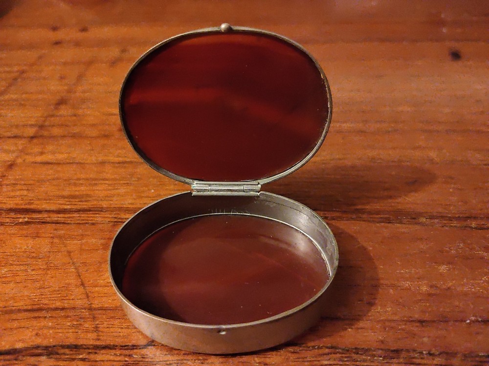 Antique Lacquer Snuff Box.