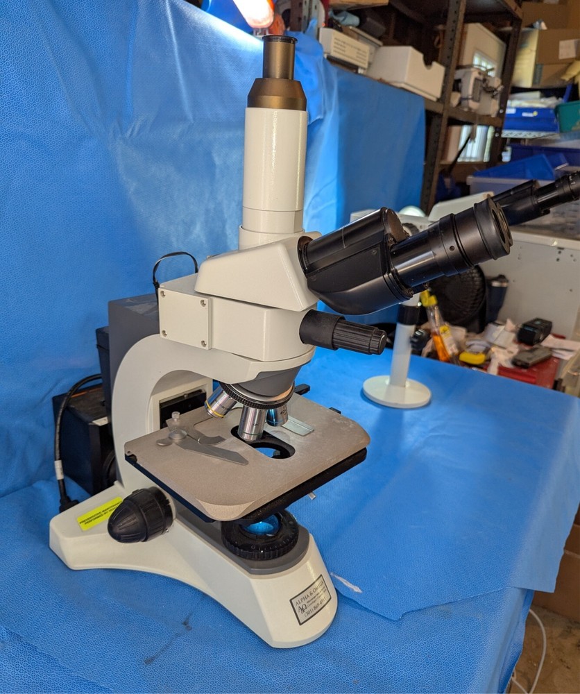 ACCU-SCOPE Observation/Teaching Microscope with THREE(x3) Objectives