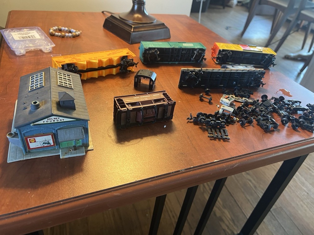 Tyco Mix Train Car Lot