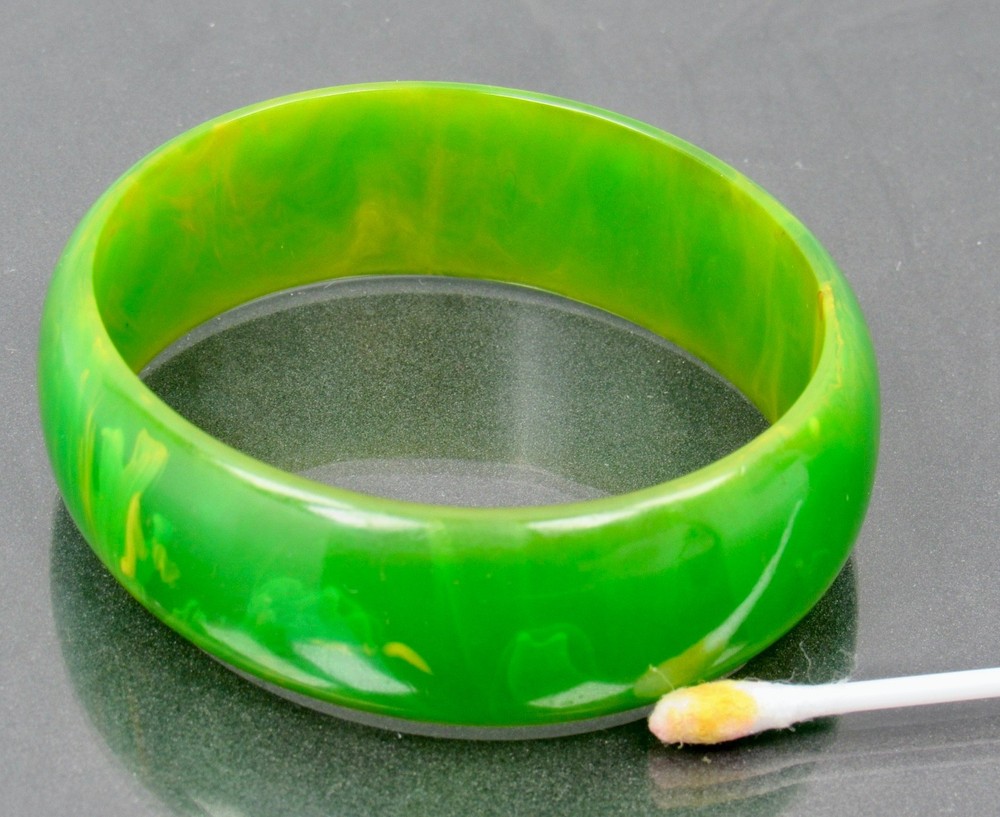 Vintage BAKELITE Translucent Marbled Butterscotch GREEN Bangle Bracelet