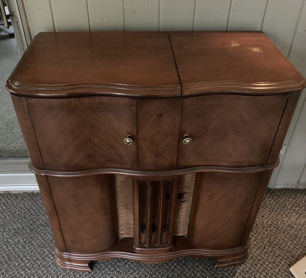 RCA Victrola 1941 Anniversary Model