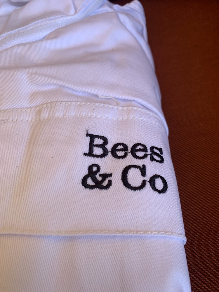 Bees & Co U74. Size Medium Natural Cotton Beekeeper Suit WHITE NWT