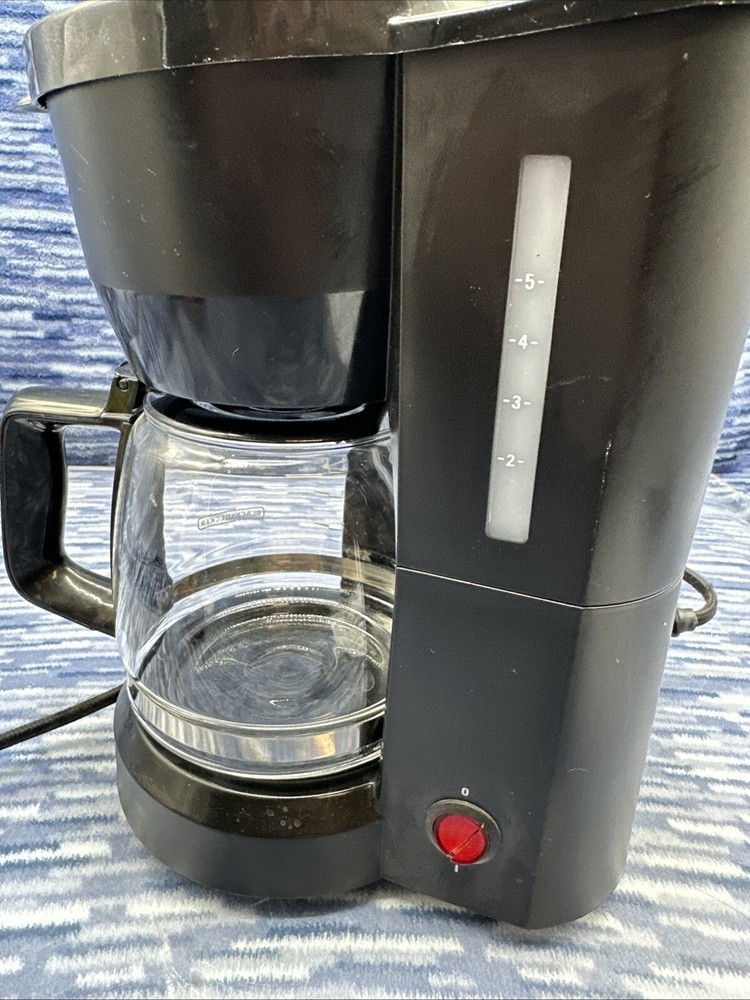Black & Decker DCM600B 5-Cup Coffeemaker Black {45}