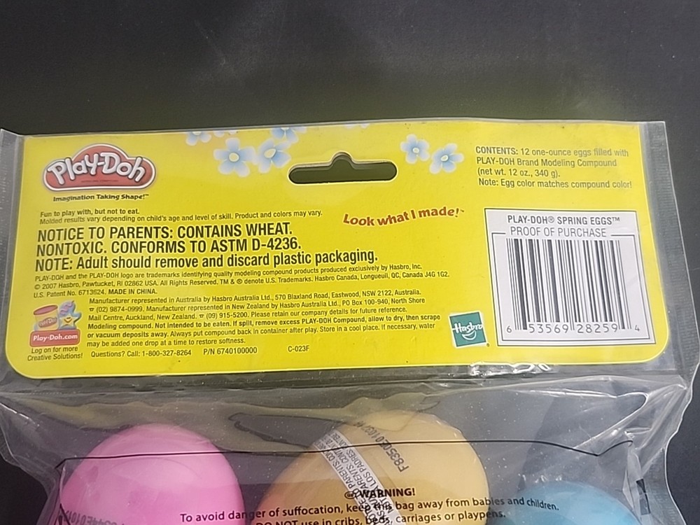 Play-Doh Spring Easter Eggs, 12 Eggs With Play-Doh Inside - NEW