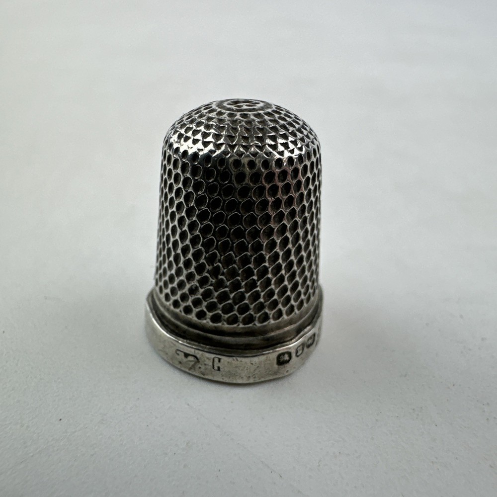 Vintage Birmingham Solid Silver 1887 Dated Thimble 2.2cm x 1.7cm 4.6g