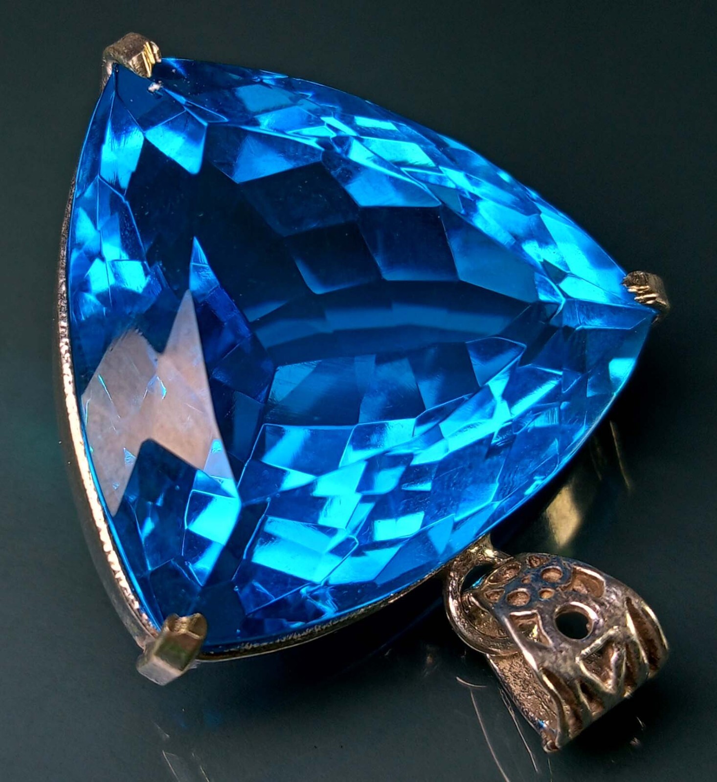 Trillion Cut 122.40 Ct Blue Topaz Pendant Natural Gemstone EGL Certified PD038