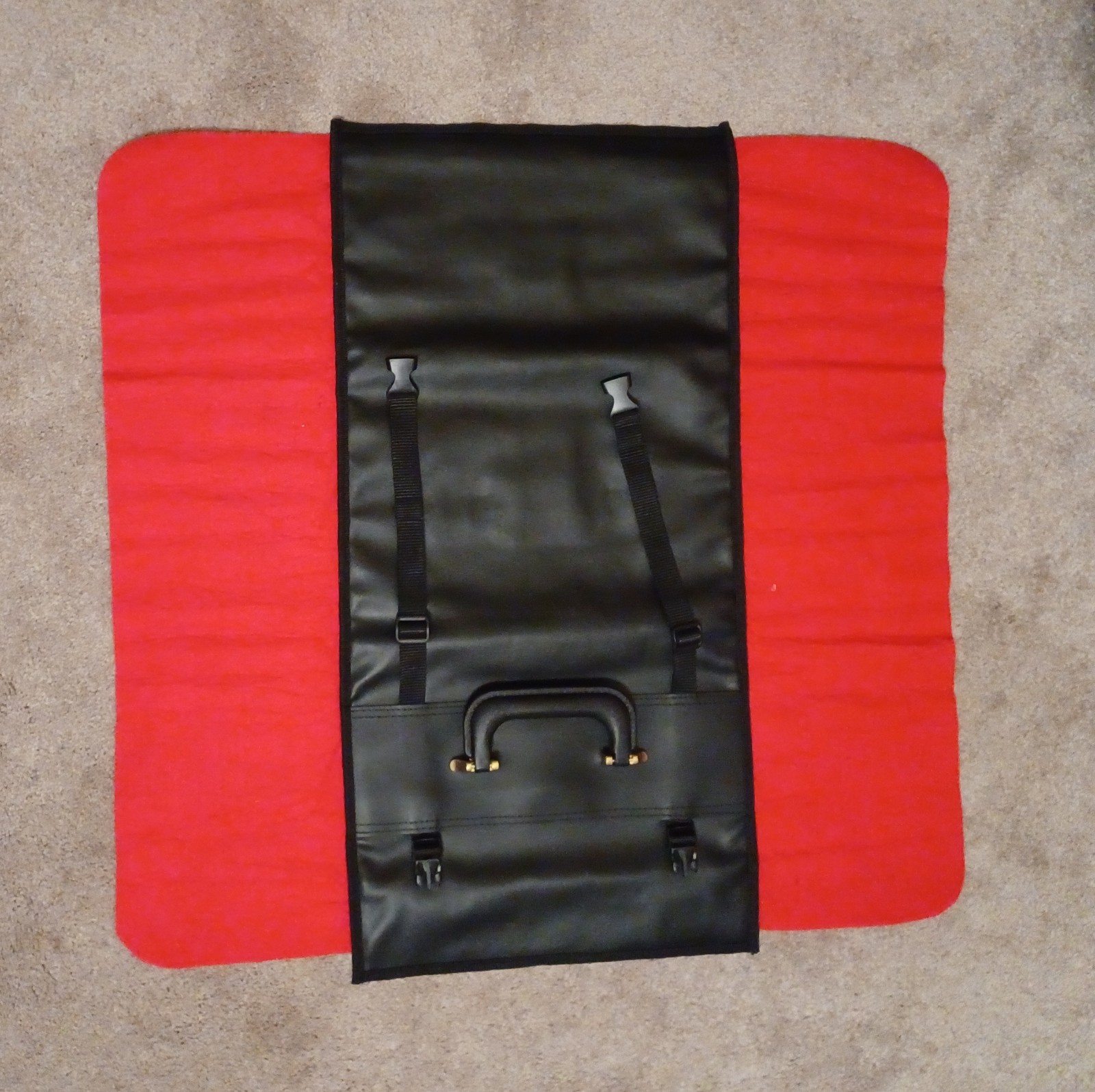 Used Pocket Knife Storage Roll, 50 Slots, Nice Condition.