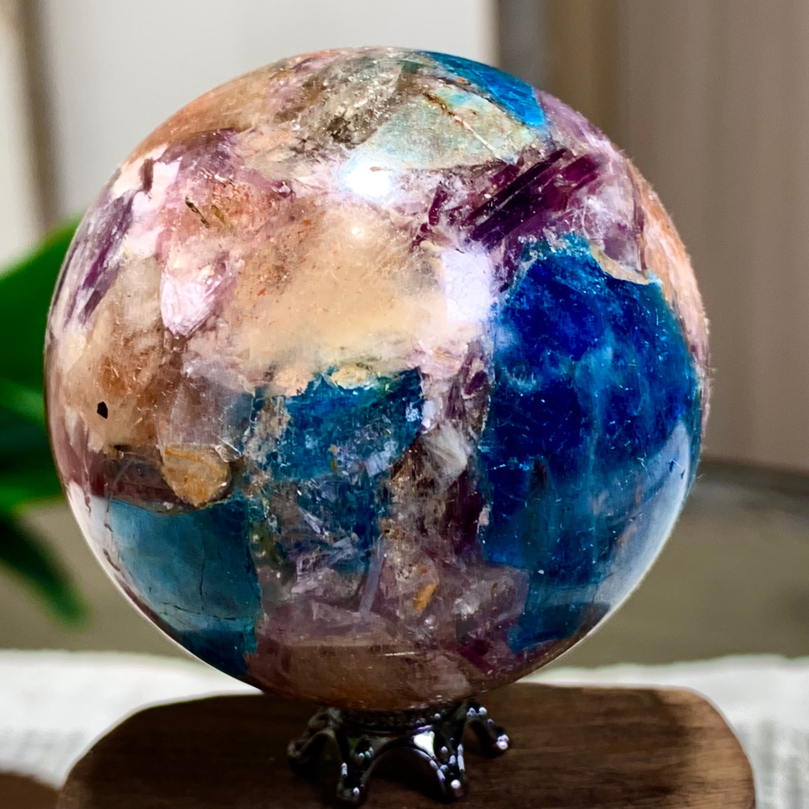 180G Natural Blue Aptite +Sun Stone purple lepidolite Sphere mineral sample