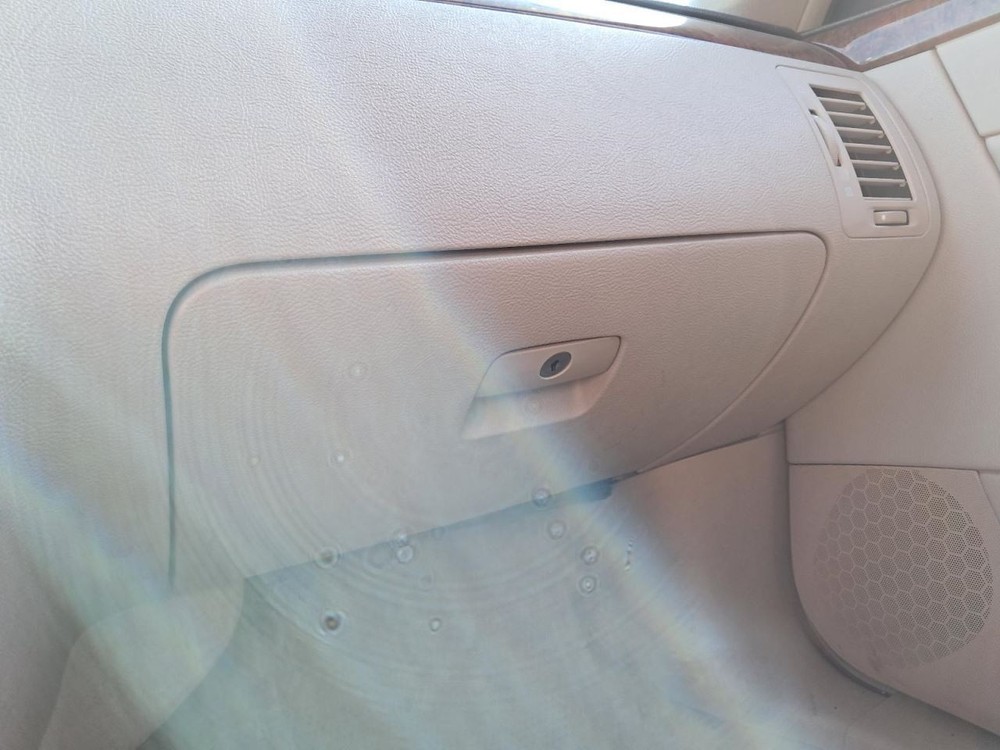 DTS 2007 Glove Box 4830433
