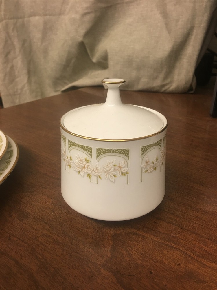 Noritake Sonia #2301 Sugar Bowl with Lid