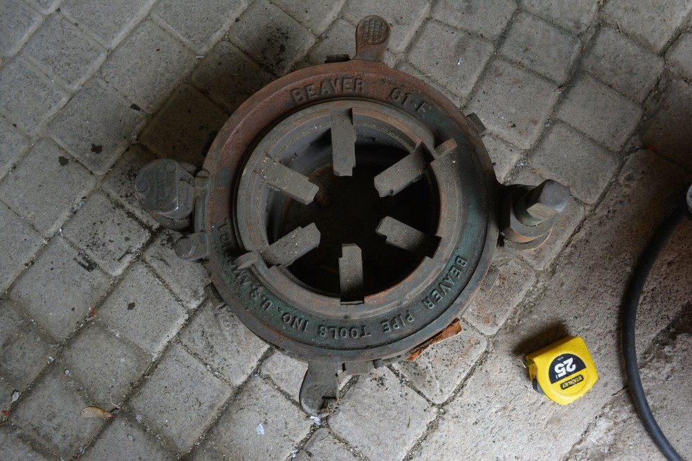 Vintage BEAVER 61-E  Pipe Threader, Used