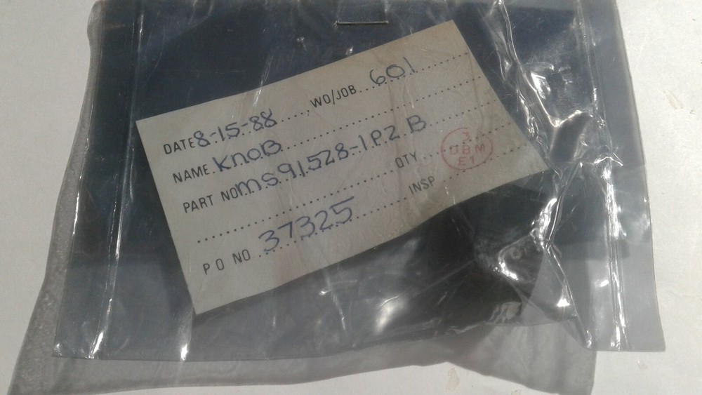 (1pc) MS91528-1P2B, MIL SPEC, KNOB
