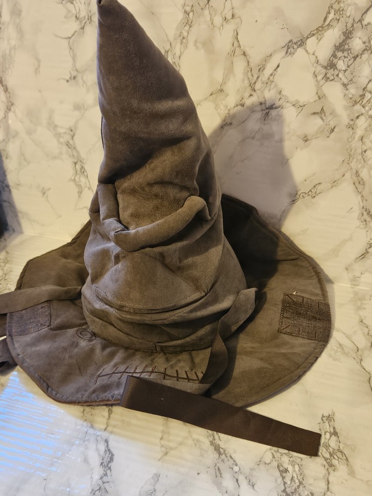 Wizarding World Harry Potter Talking Animated Sorting Hat