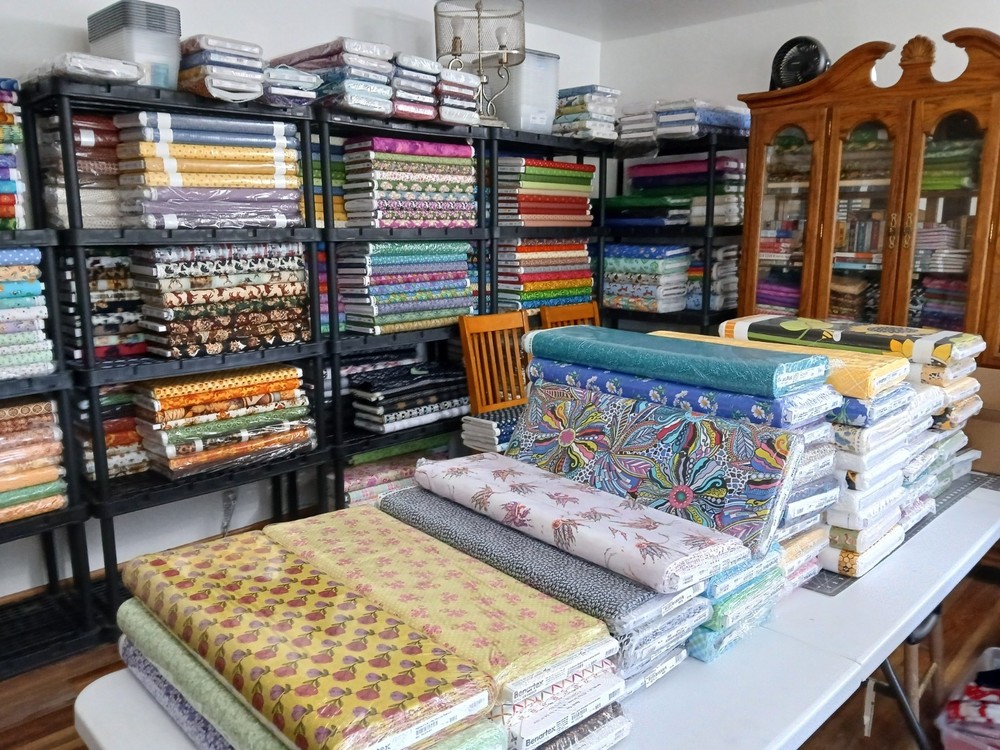 Bundle 3 yard, Fabric Cafe pattern, Quilt Kit, Coordinated focus, lgt,drk