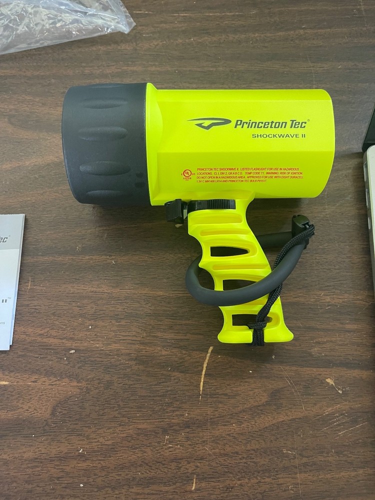 Princeton Tec Shockwave II 10 hr Diving Lantern