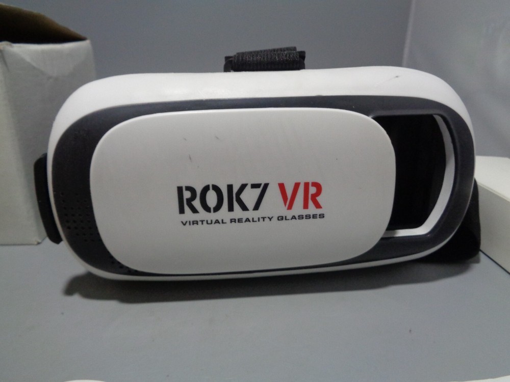Virtual Reality Headset ROK7 VR w/Bluetooth Controller in Box
