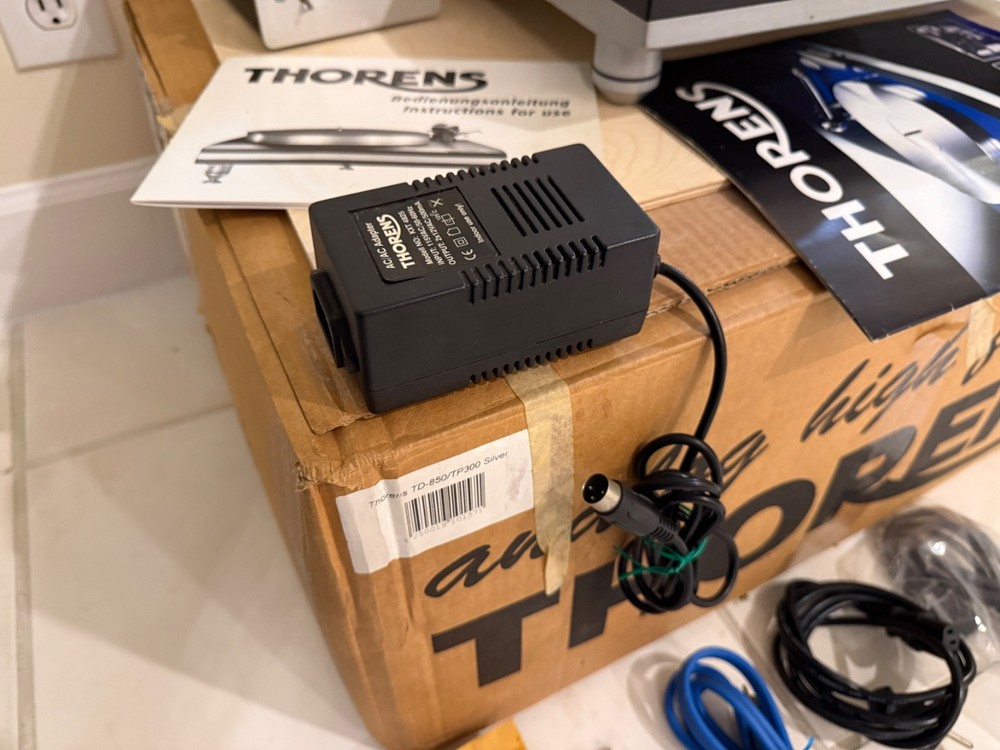 THORENS TD-850 TURNTABLE W/ Original Boxes & Manual
