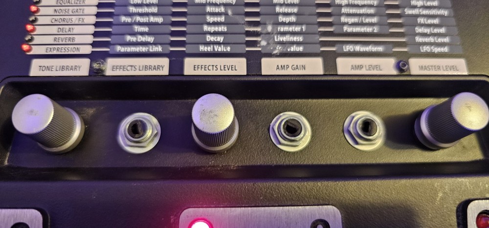 DigiTech RP500 Multi-Effects Guitar Effect Pedal - missing 3 knobs