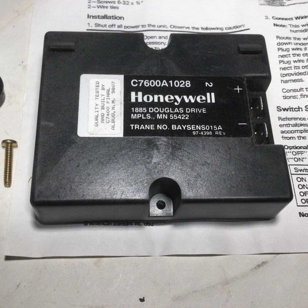 Honeywell Trane C7600A1028 Solid State Humidity Switch Sensor NIB Free Shipping