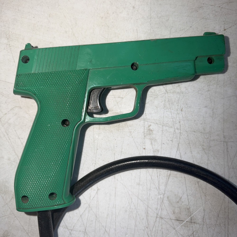 Suzo Happ Optical Arcade Game Light Gun Green Untested