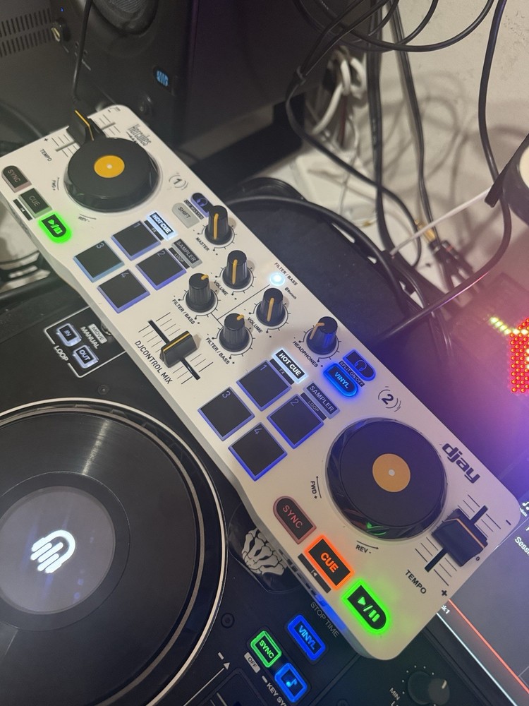 Hercules DJControl Mix Wireless Double Deck Controller - White