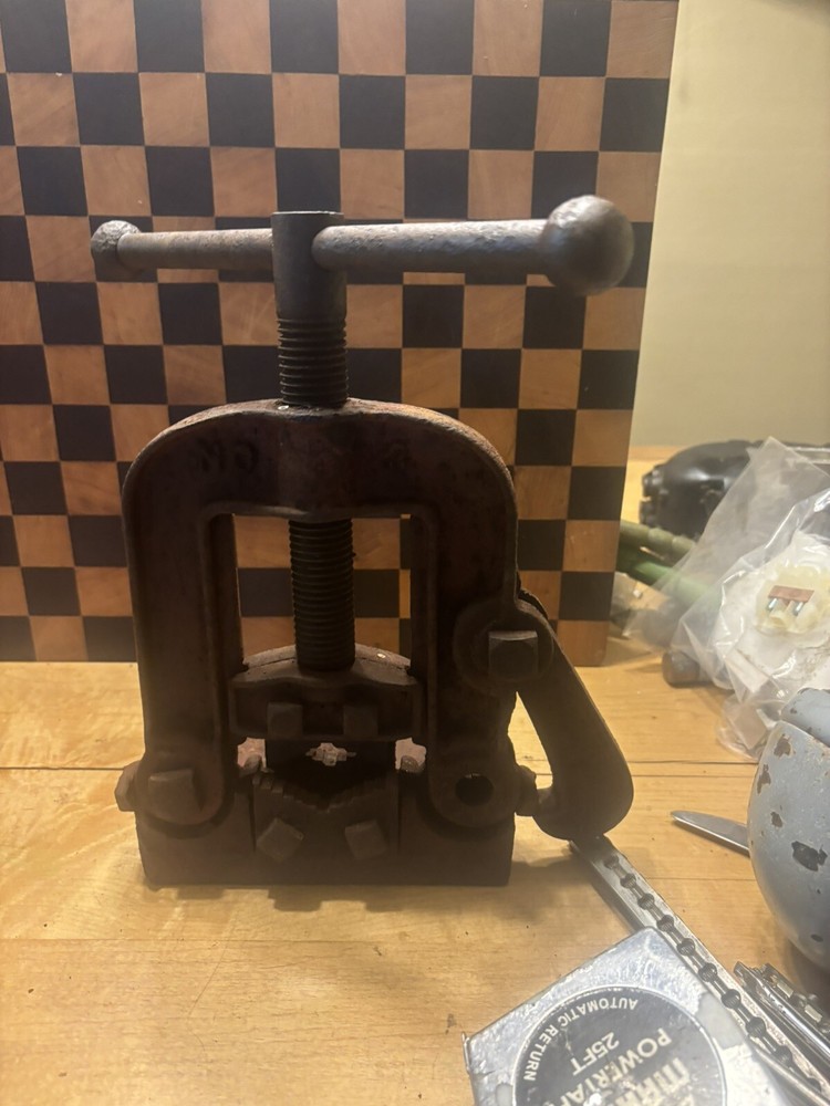 Pipe Vice American Scale Co  Ridgid ￼