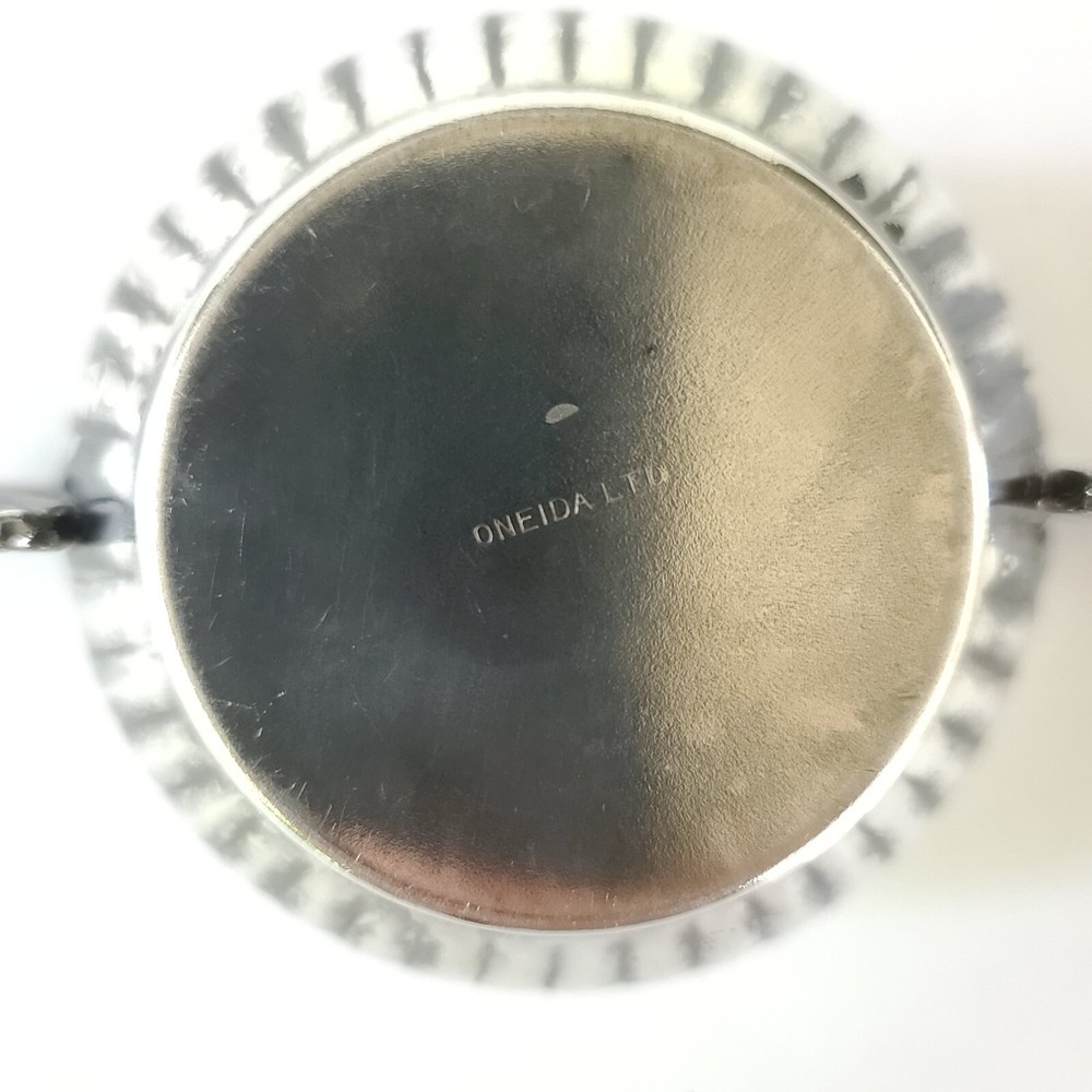 Vintage Oneida LTD Silverplate Fluted Sugar Bowl