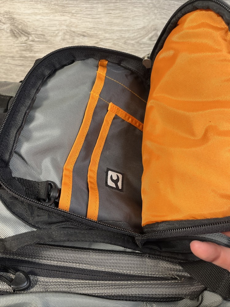Ogio Recon Backpack Hiking Tek Spec Straps Pockets 2003 VGUC