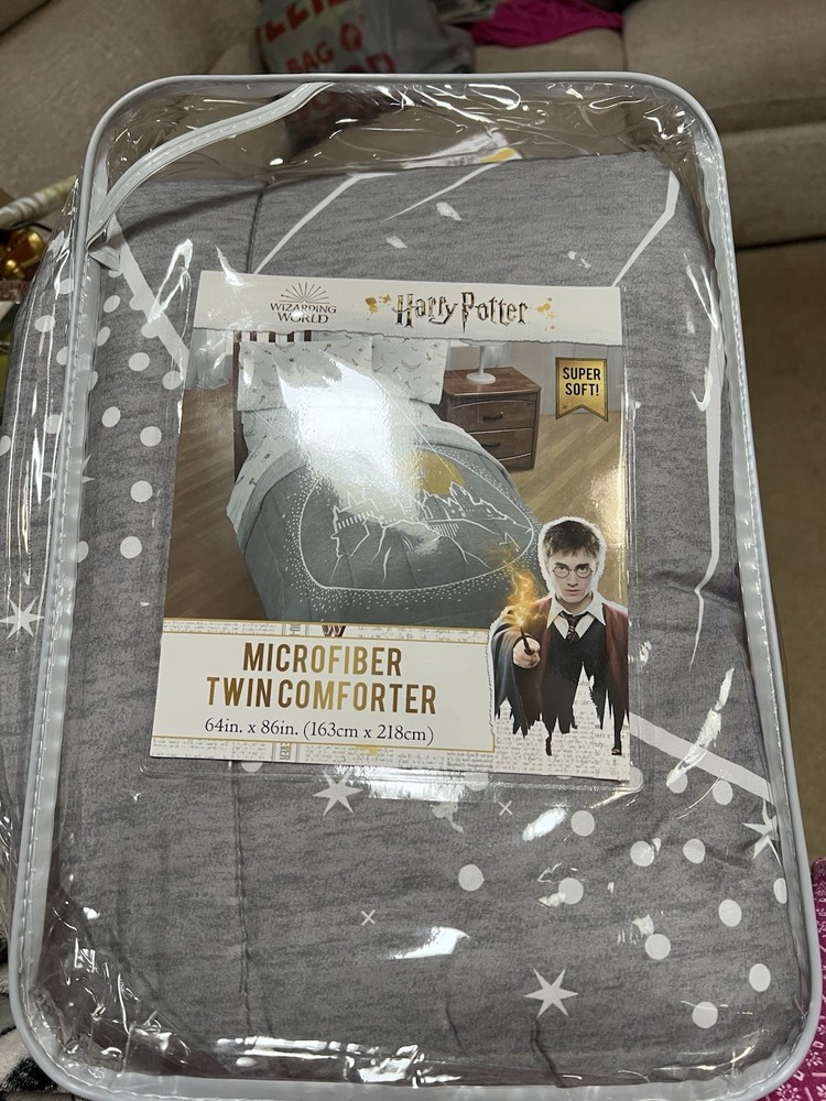 Harry Potter Microfiber Twin Comforter, Wizarding World, Hogwarts, New, NIP