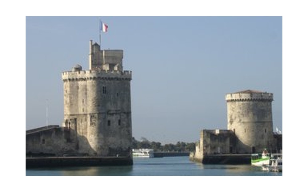 Aedes-Ars La Rochelle Harbour Towers Model Kit