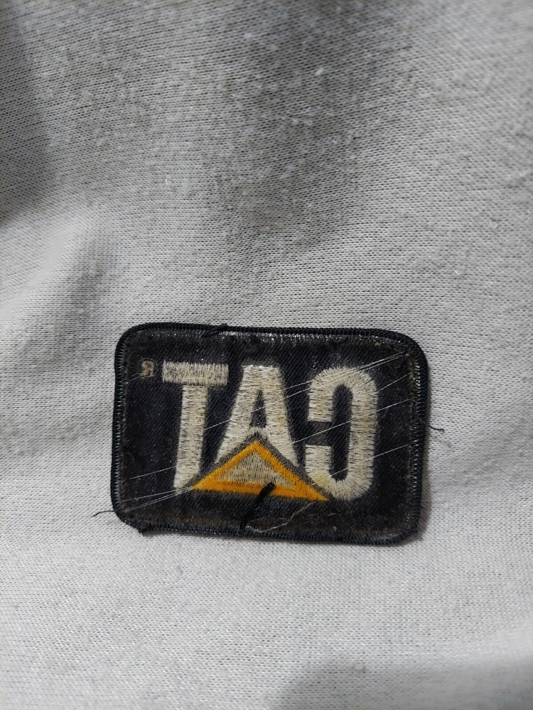VINTAGE CATERPILLAR PATCH CAT CONSTRUCTION RECTANGULAR BLACK WHITE YELLOW