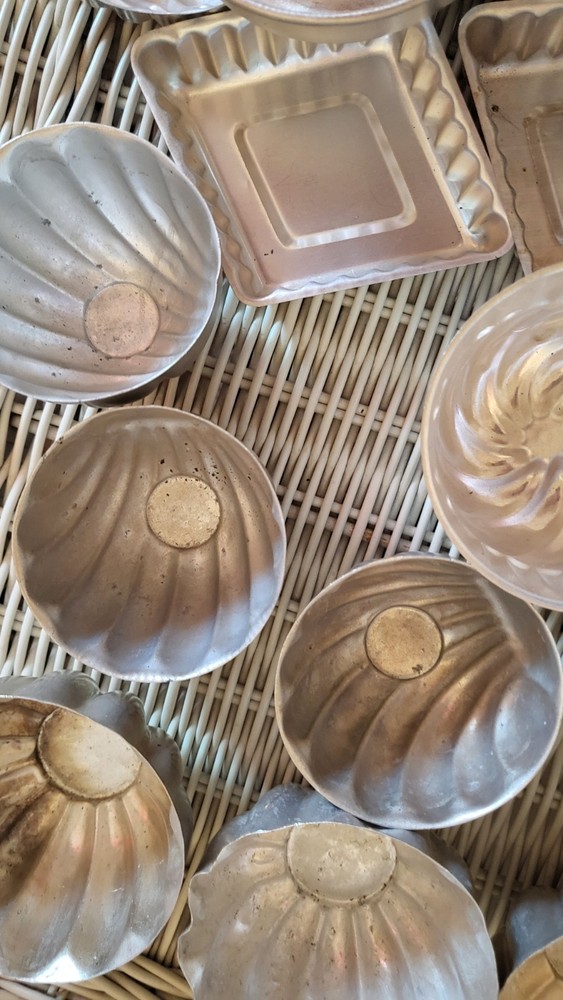 Vintage Metal Bakeware Lot