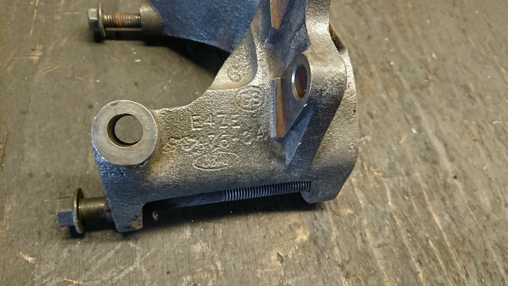 holder Ford Mustang 2,3l E47E