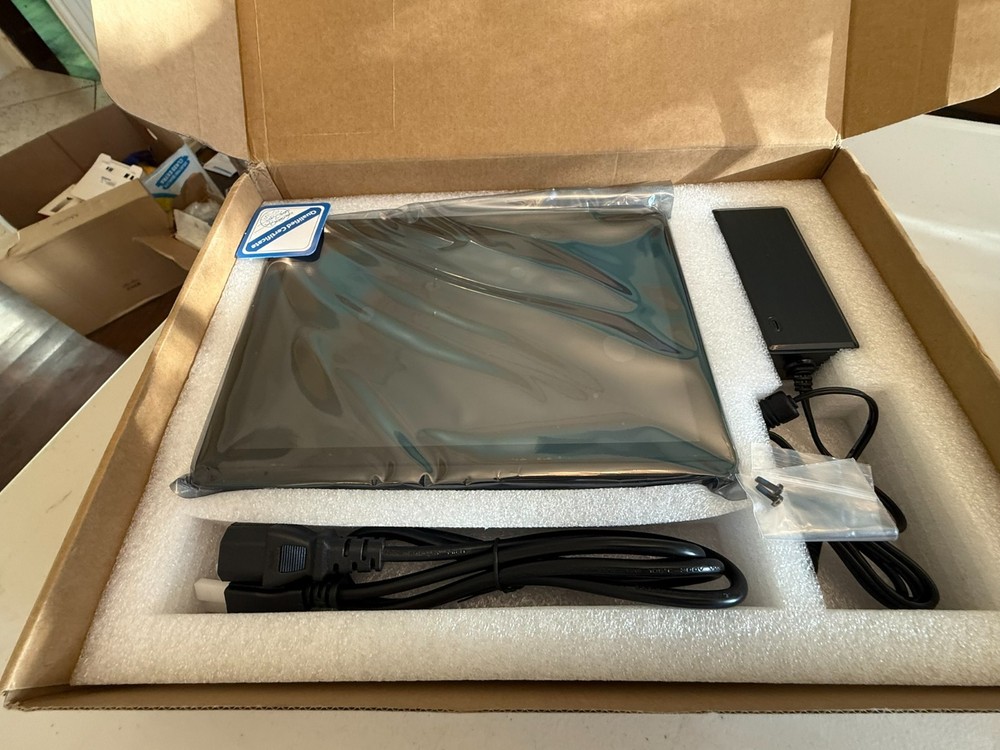 Vantron TPC101-RK99 10.1" All In One Panel PC Open Box