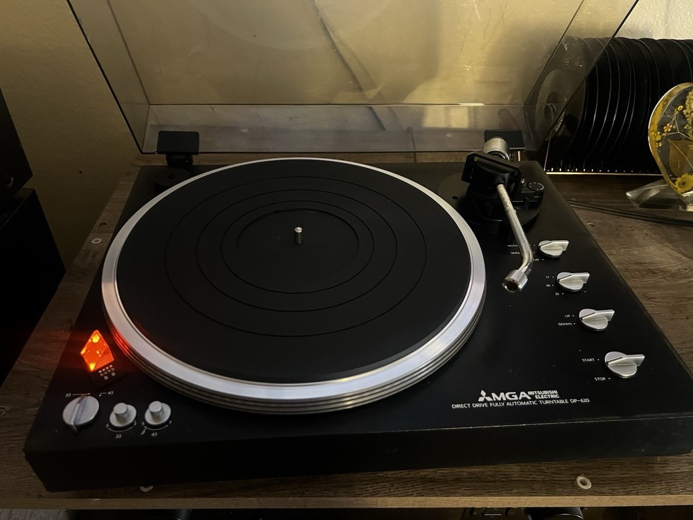 MGA Mitsubishi Direct Drive Fully Automatic DP-620 Turntable - Fully Functional